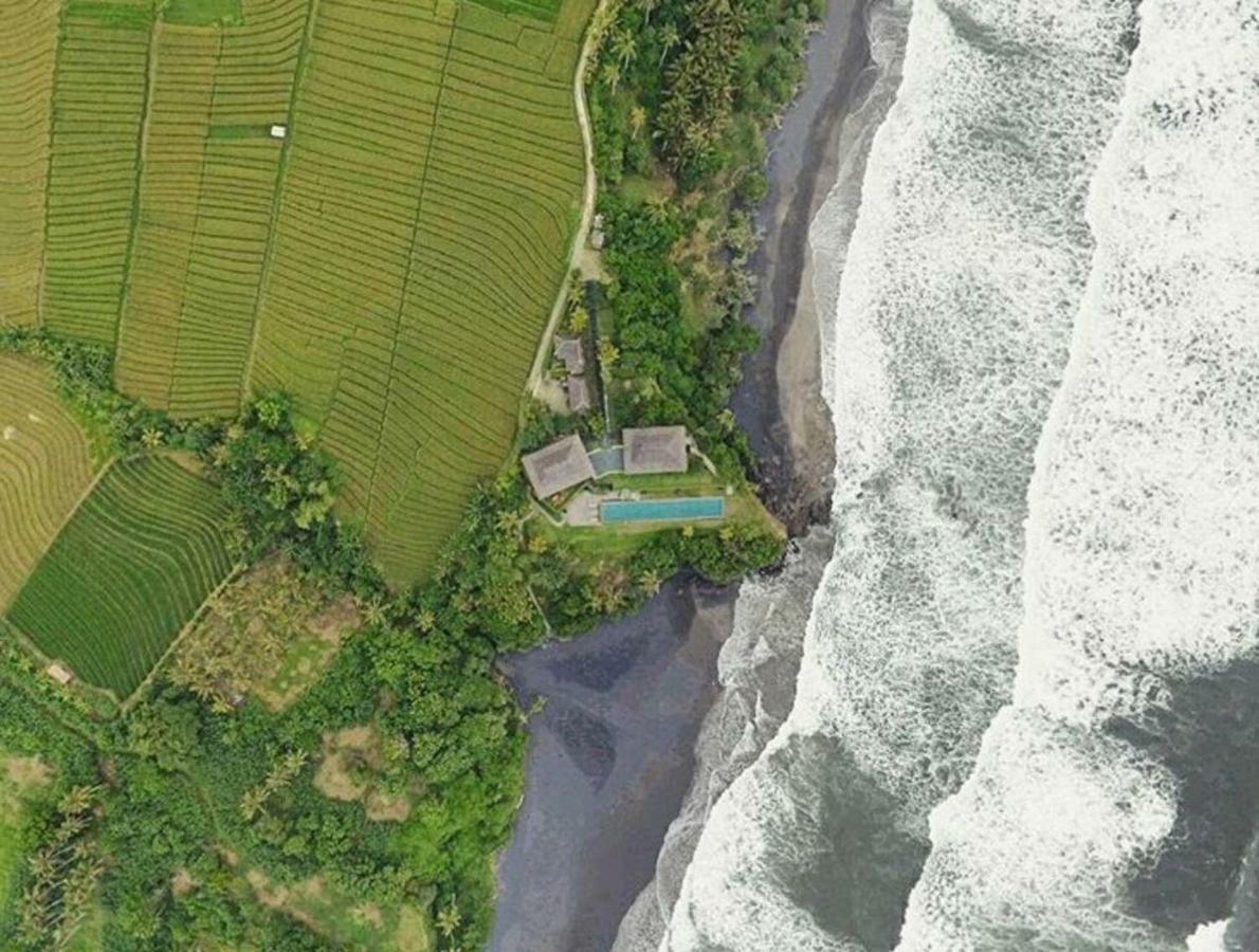 Bulung Daya Beach Villa Retreat Antasari Bagian luar foto