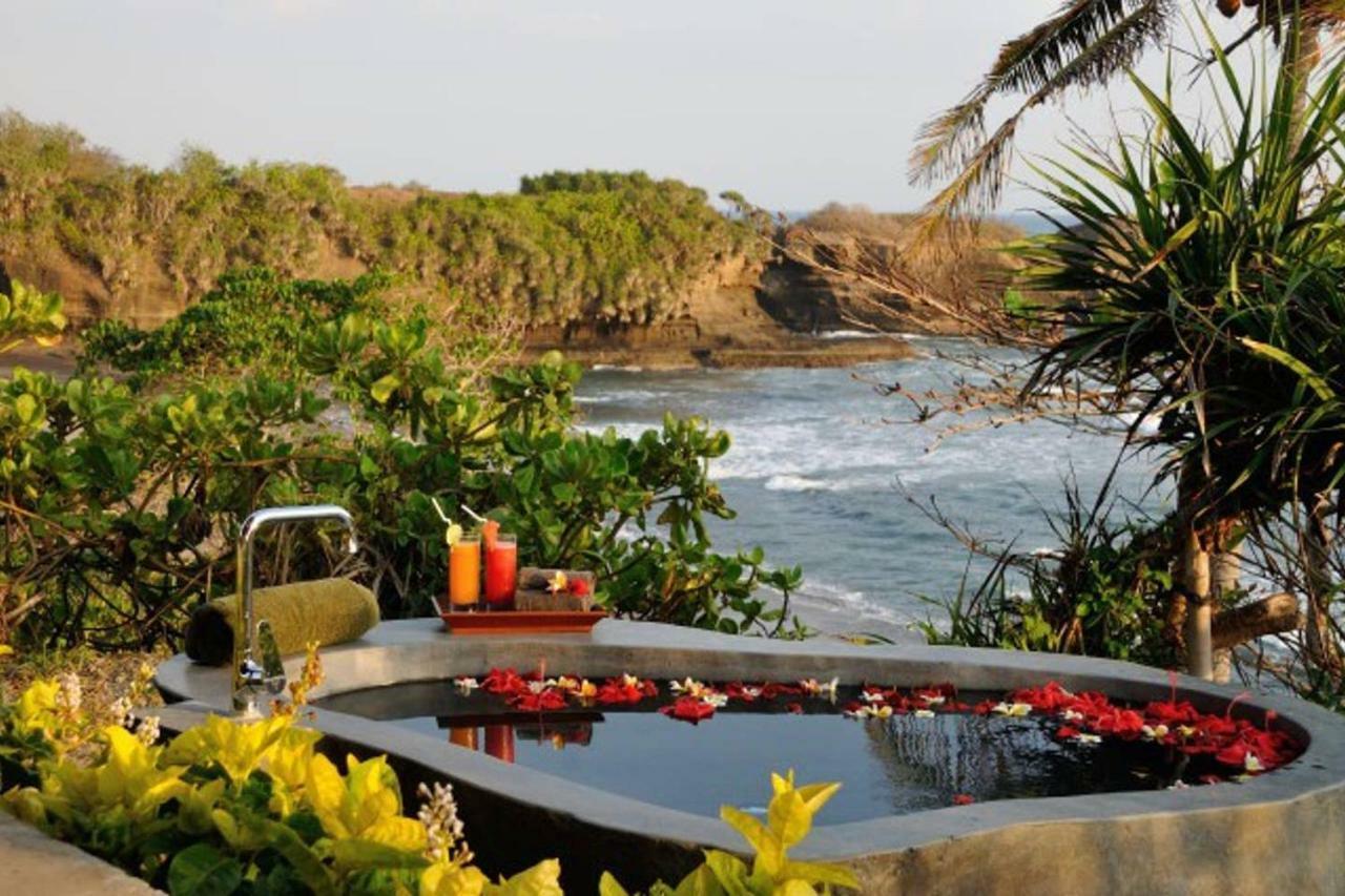 Bulung Daya Beach Villa Retreat Antasari Bagian luar foto